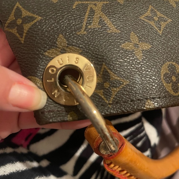 Louis Vuitton Handbags - Use a couple of time